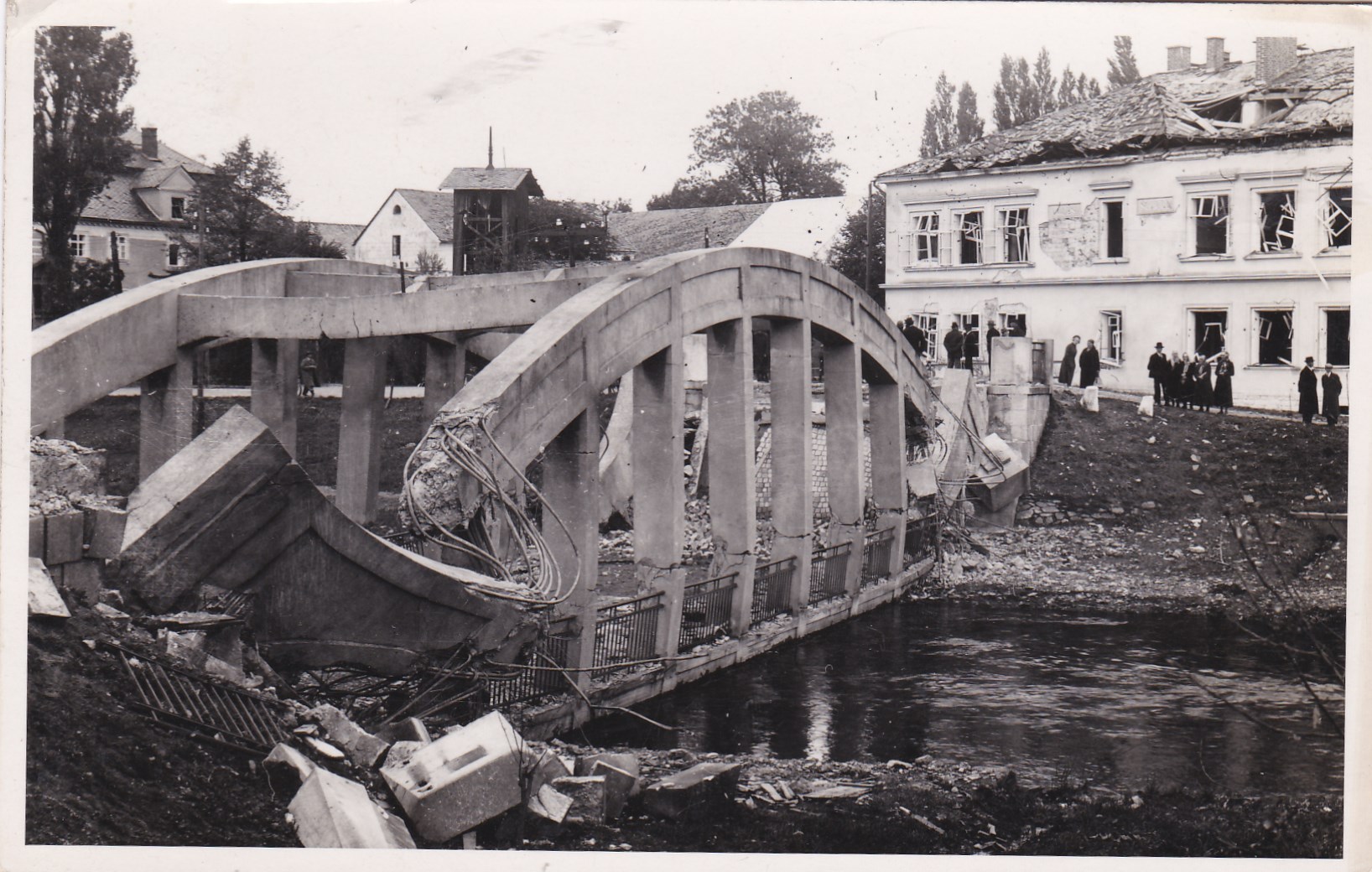 9 Široký Brod, odstřelený most