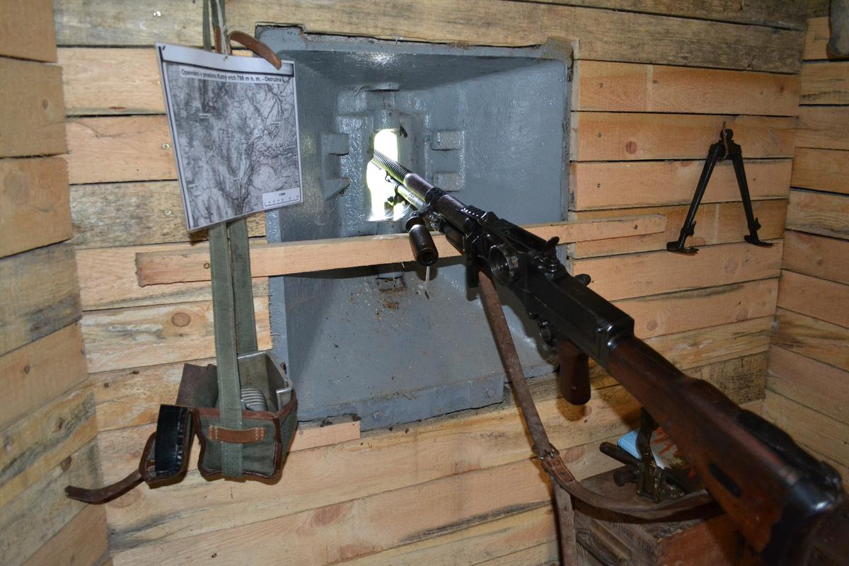 Interiér LO vz. 37, střílna